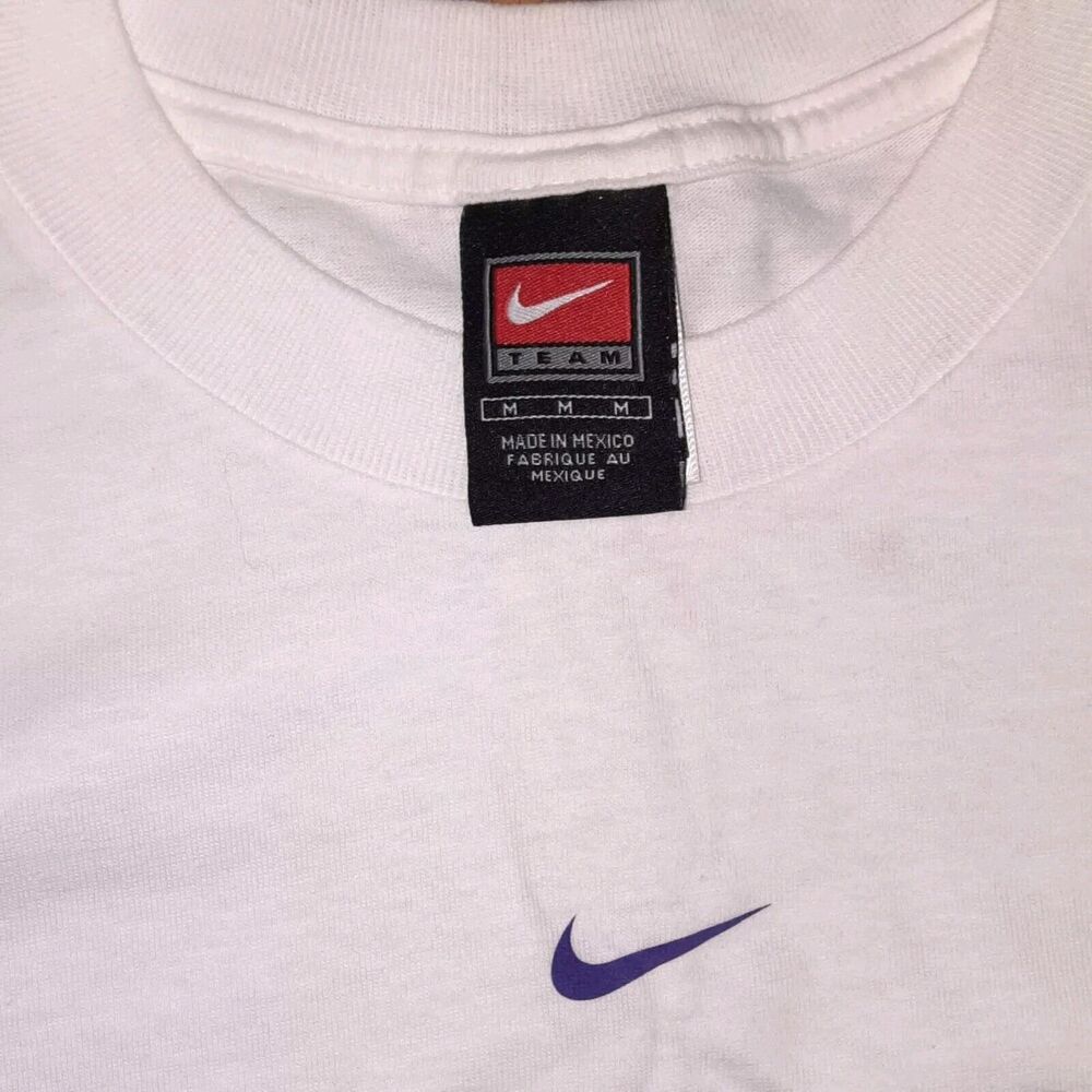 RARE NEW Nike Los Angeles Lakers 2002 NBA Champions Three 3 Peat Sz M DEADSTOCK - Picture 2 of 3